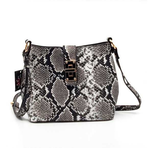 New Olivia Miller Silver Juliet Crossbody $96.00 - Picture 2 of 5
